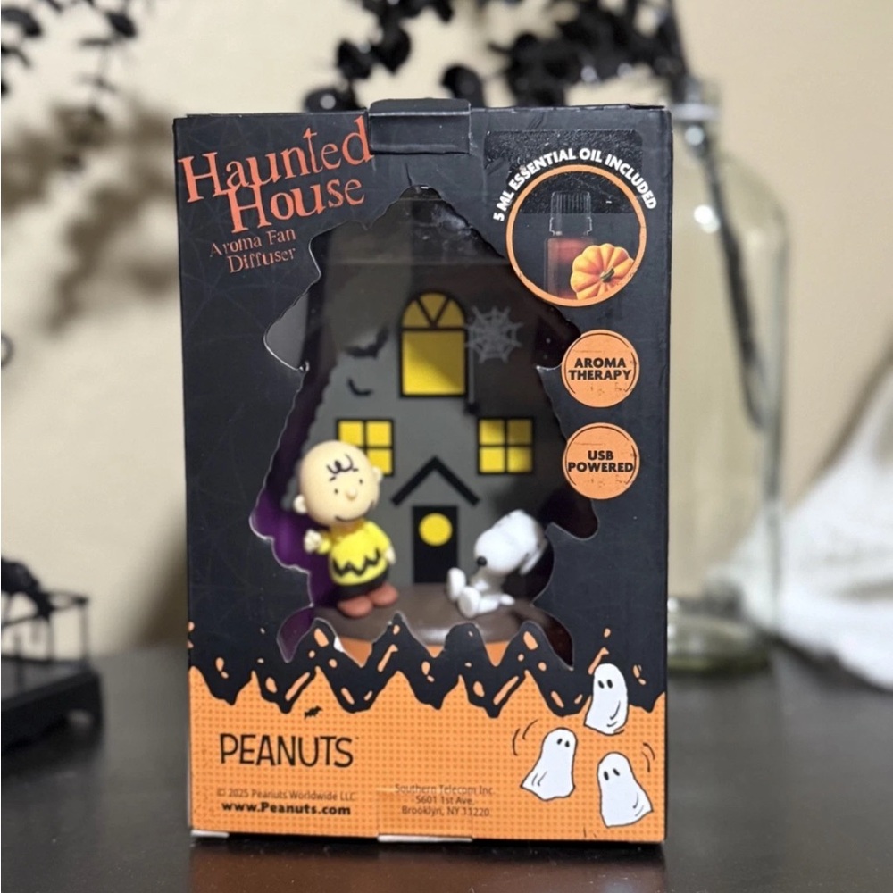 HTF Peanuts Haunted House Aroma Fan Diffuser 2025 Charlie Brown Snoopy Halloween